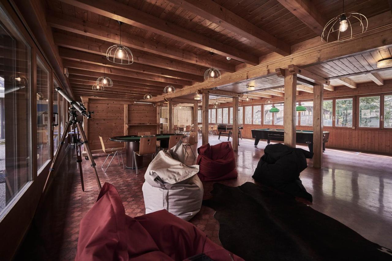 Alpine Base Hostel - Adults Only Lauterbrunnen Exteriér fotografie