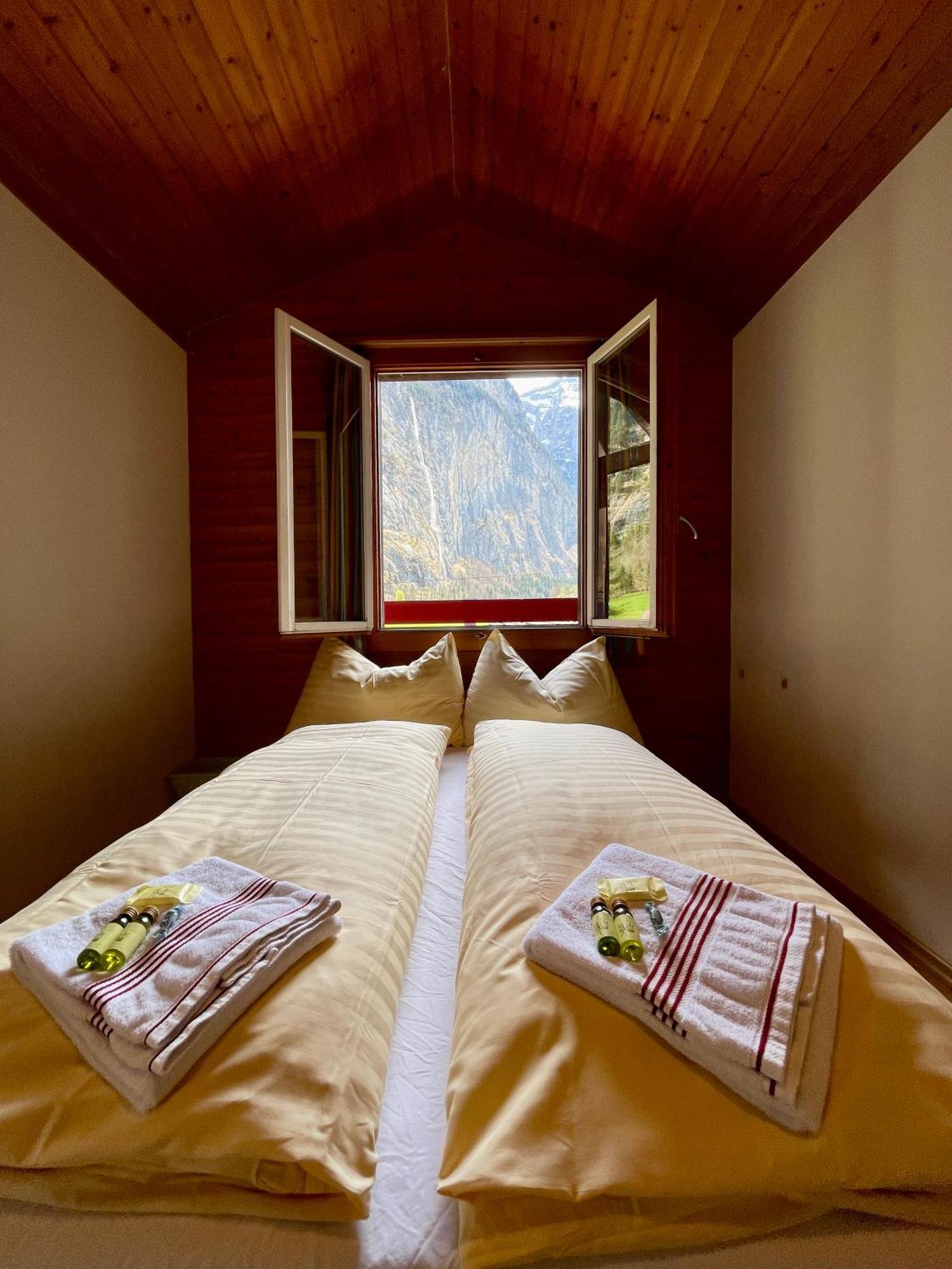 Alpine Base Hostel - Adults Only Lauterbrunnen Exteriér fotografie