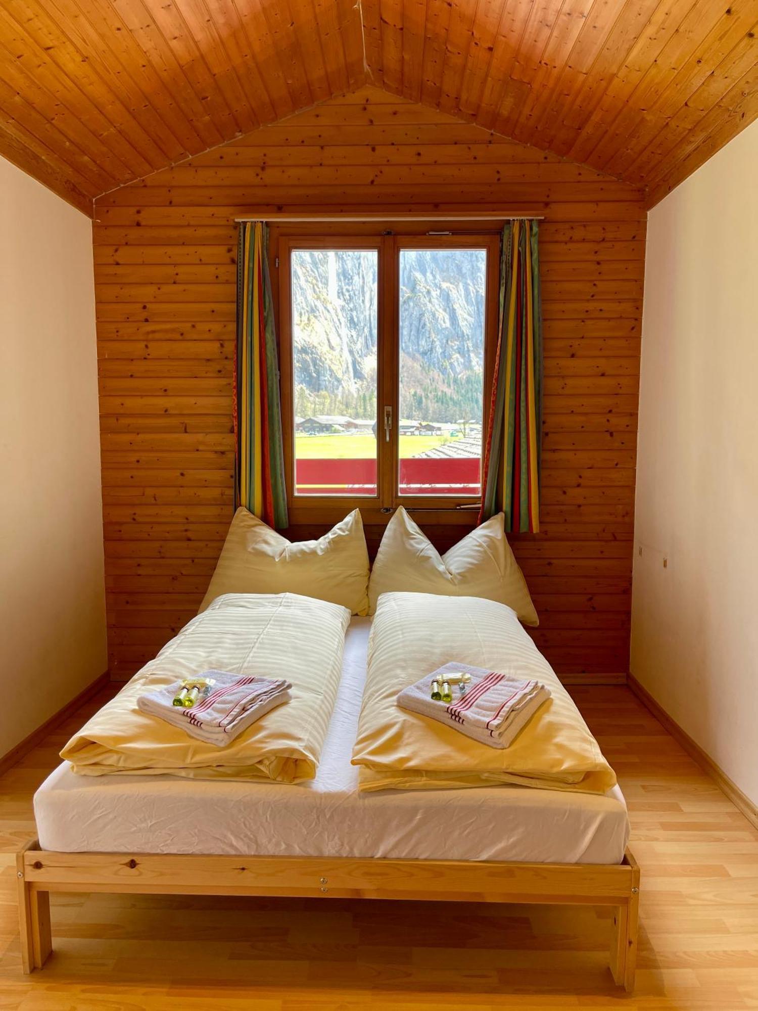 Alpine Base Hostel - Adults Only Lauterbrunnen Exteriér fotografie