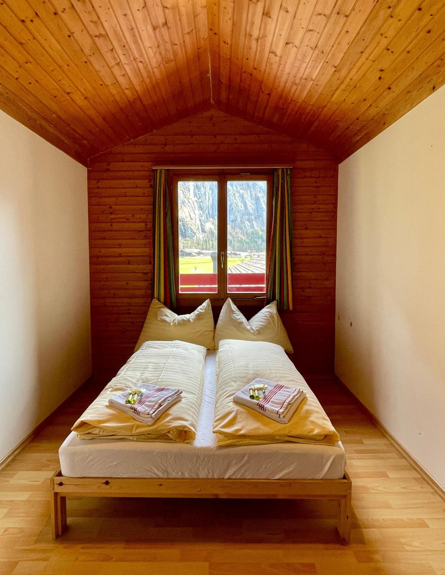 Alpine Base Hostel - Adults Only Lauterbrunnen Exteriér fotografie