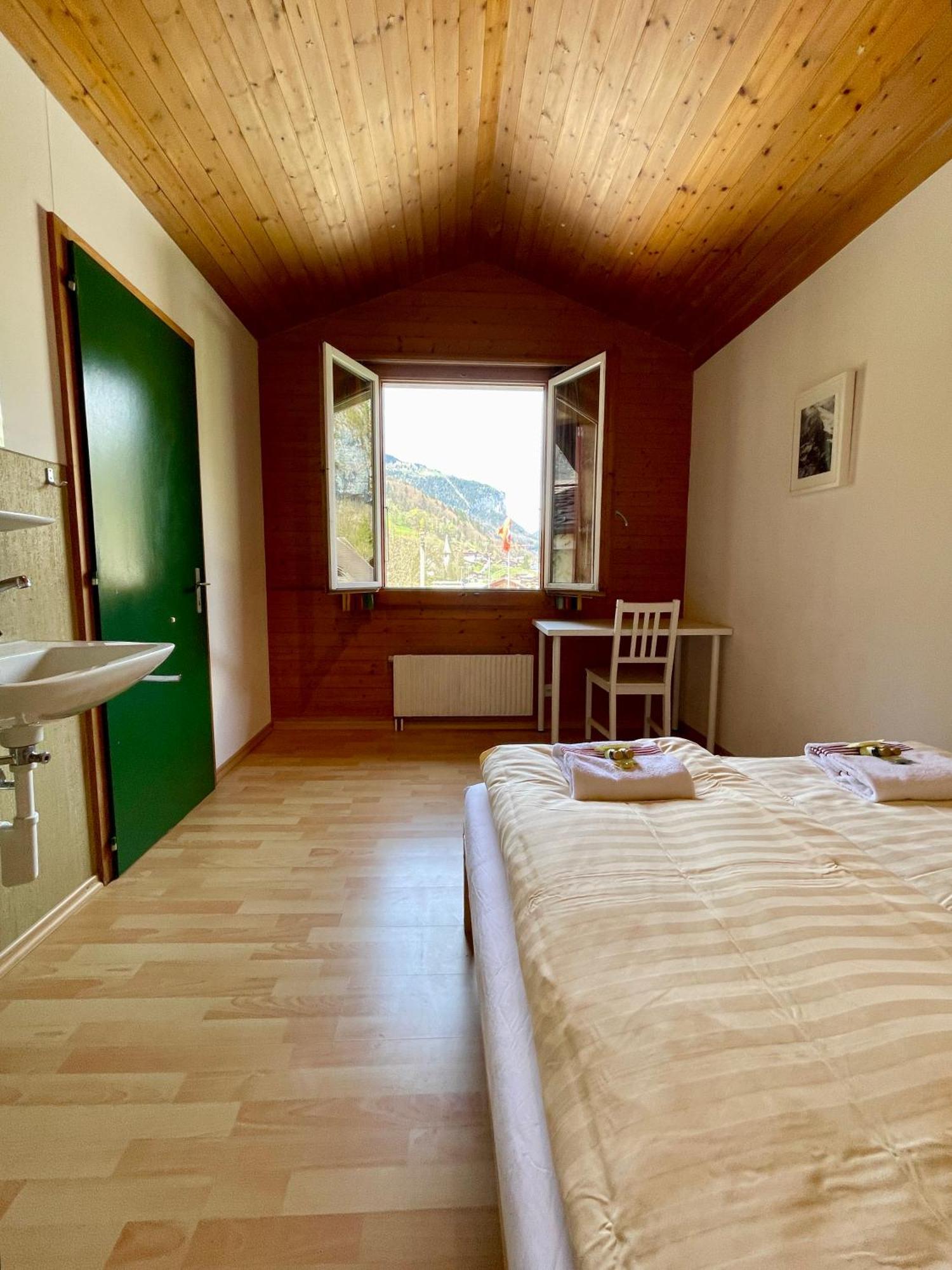 Alpine Base Hostel - Adults Only Lauterbrunnen Exteriér fotografie